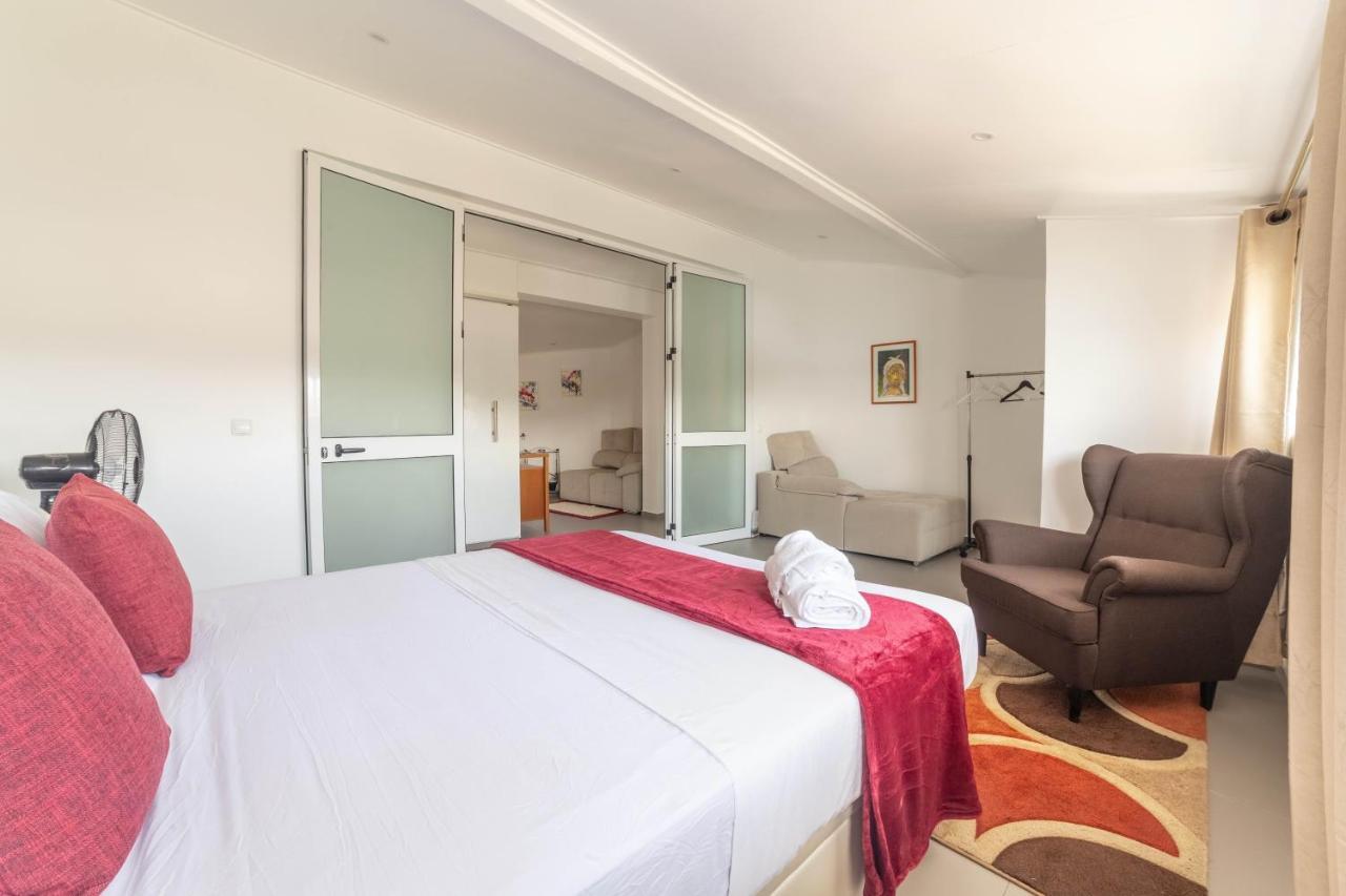A Casa Da Mizi Hotell Praia Exteriör bild
